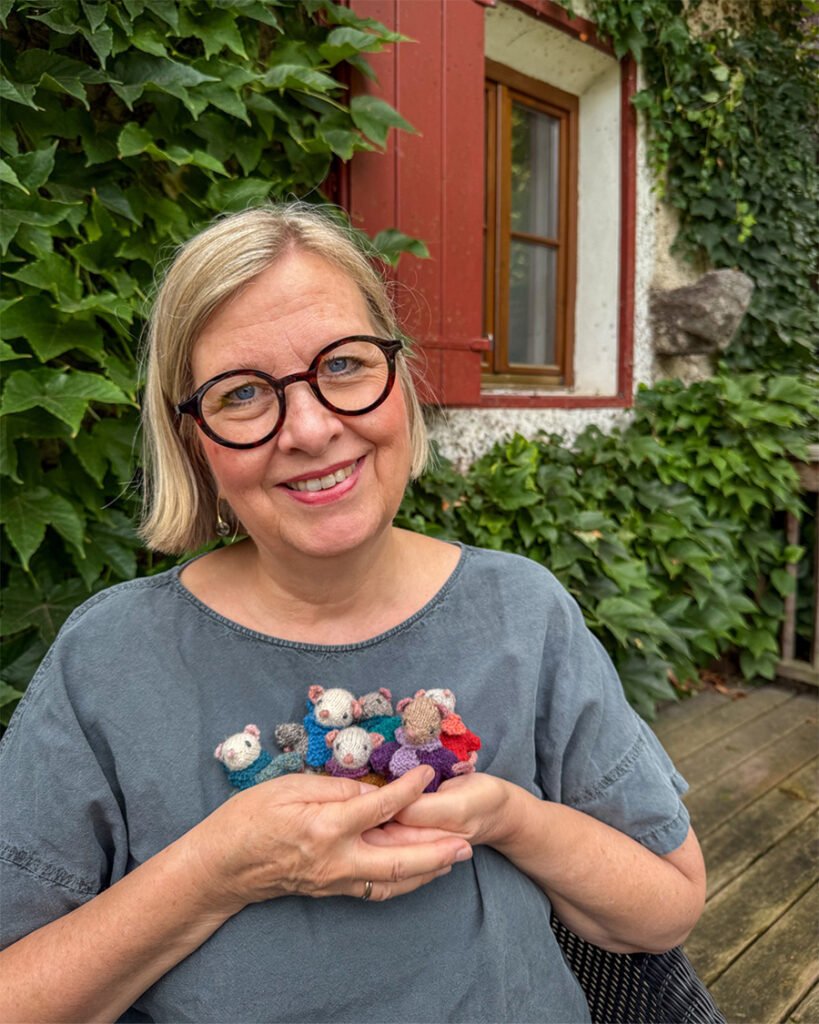 Petra Bastian met de muisjes van Atelier Pepi